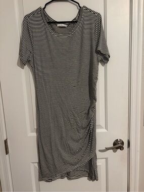 Nic & Lulu Large  Black & White Striped Midi T-Shirt Dress with Ruching